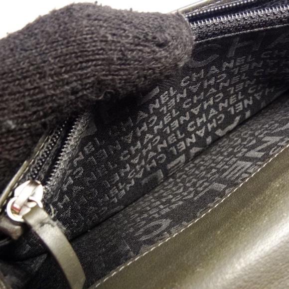 Authentic CHANEL WALLET DARK GREEN PATENT LEATHER COCO PURSE FRANCE - Picture 10 of 12